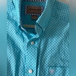 Men’s Ariat long-sleeve button-down